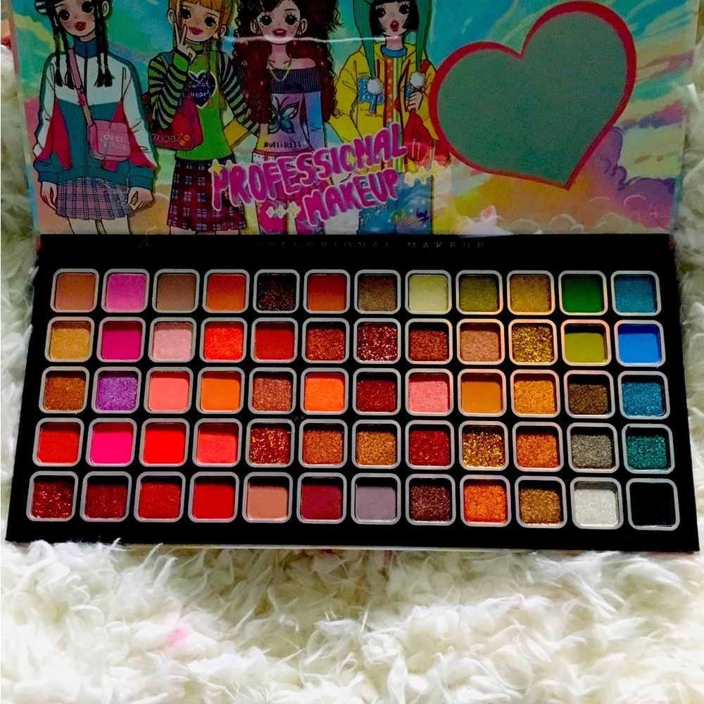 NWT Large beautiful 60 color Girl Power eye shadow palette